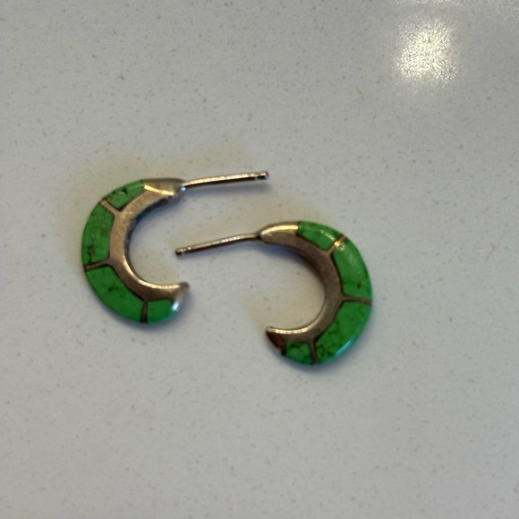 Vintage Sterling Gaspeite Half Hoop Stud Earrings - Picture 3 of 5